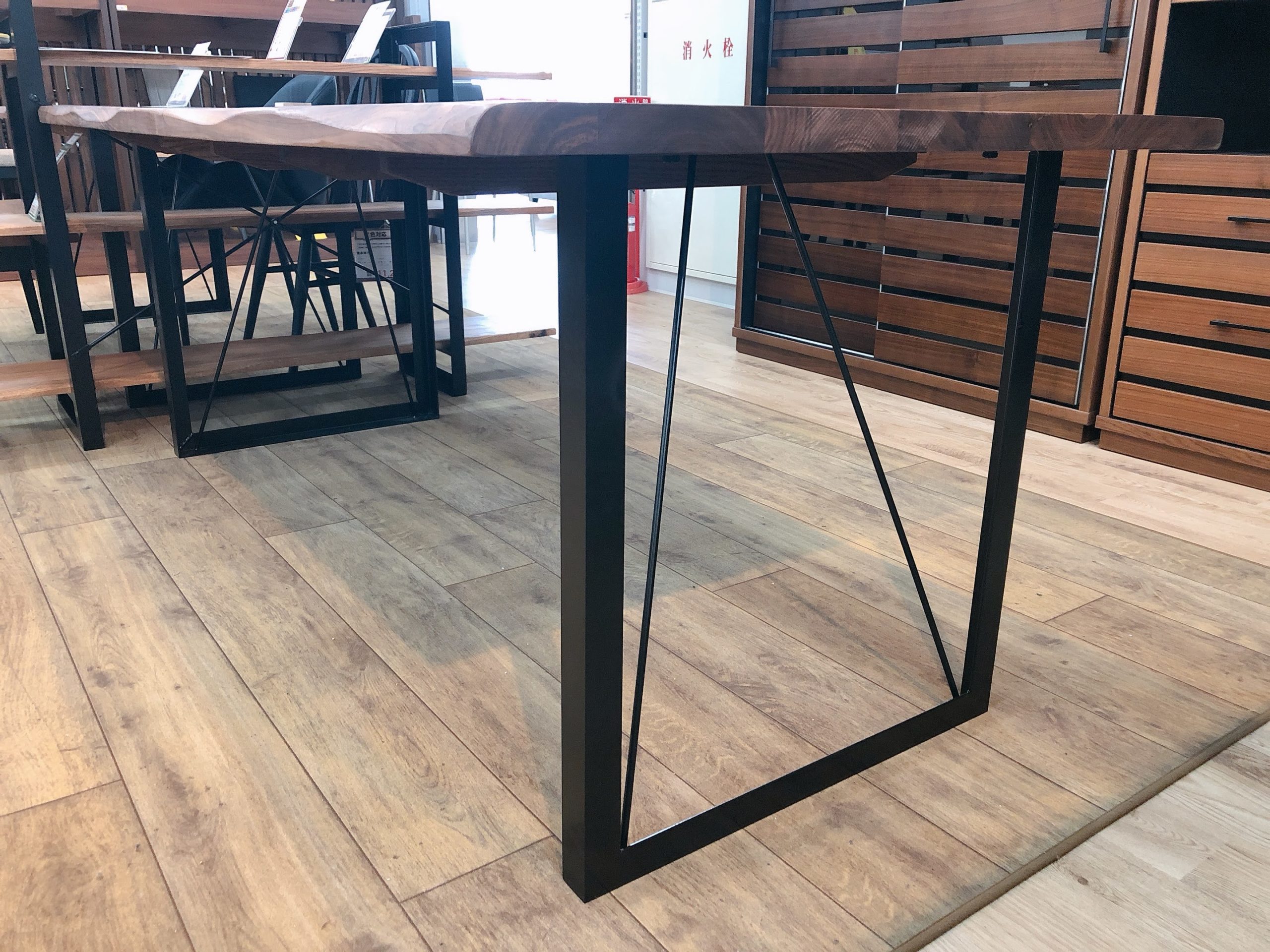 アメリカンウォールナット材180 無垢天板の食卓テーブル 種田家具 雑貨 Zakkashop 山口県 山口市 下松市 タネダのギフト