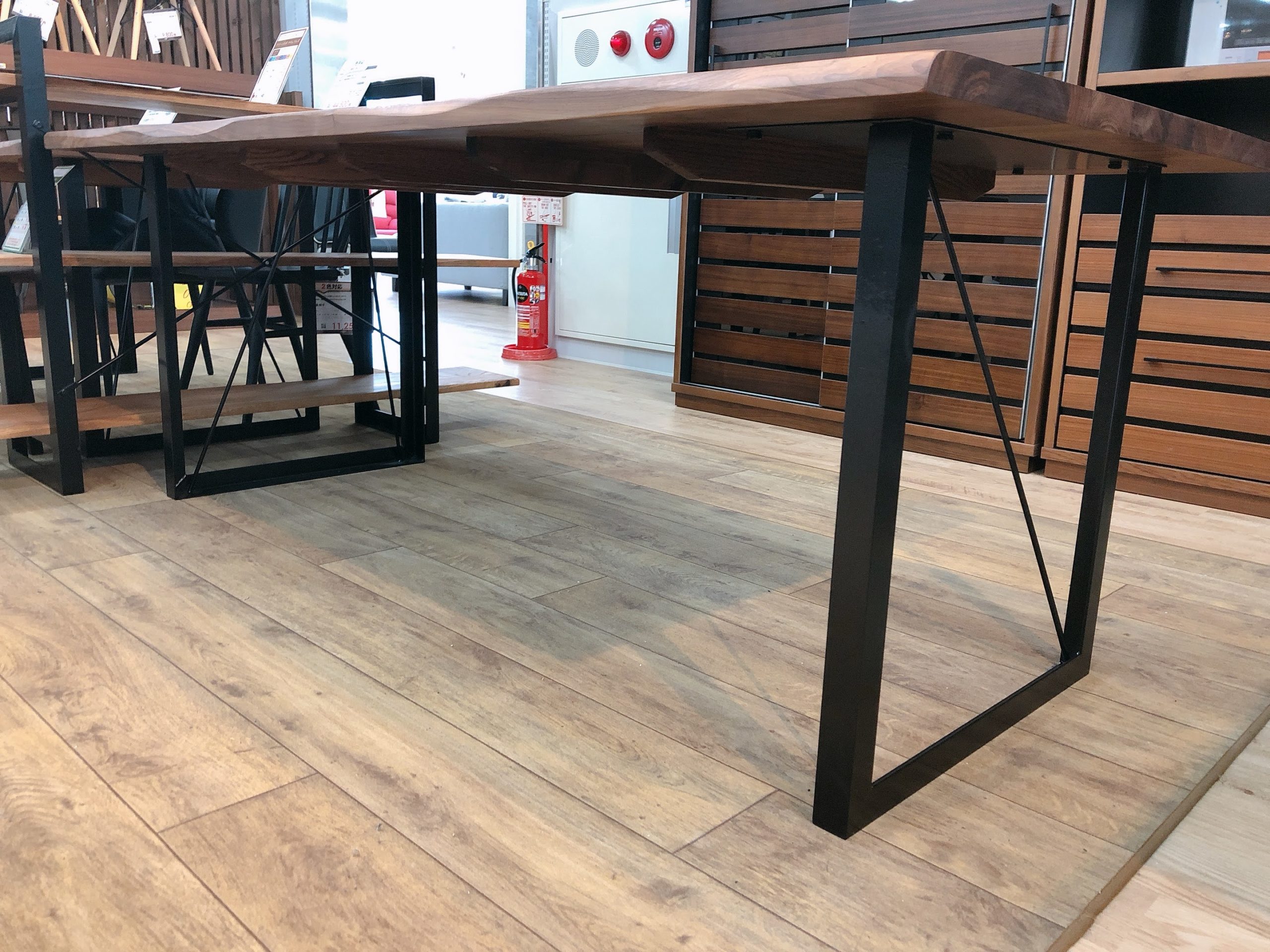 アメリカンウォールナット材180 無垢天板の食卓テーブル 種田家具 雑貨 Zakkashop 山口県 山口市 下松市 タネダのギフト