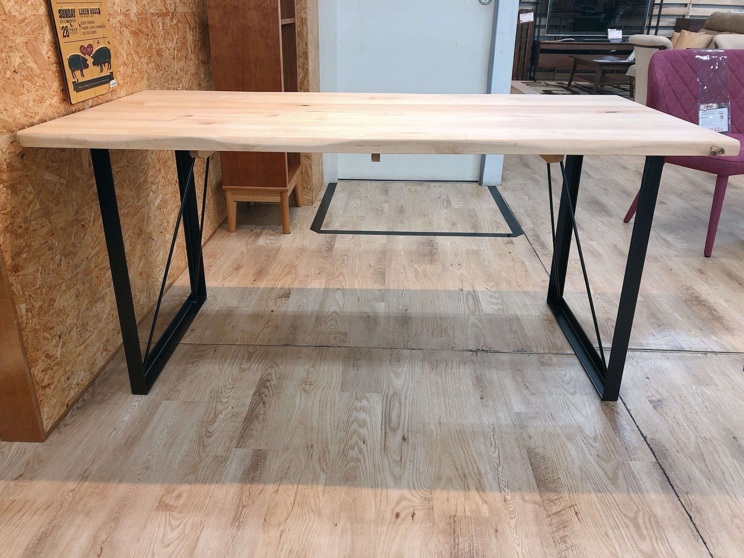 ラトビアバーチ材ハギ板 無垢天板のダイニングテーブル 種田家具 雑貨 Zakkashop 山口県 山口市 下松市 タネダのギフト