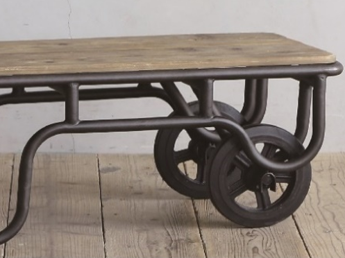 杉古材と鉄のヴィンテージ感あふれるテーブルCRASHブランドKnot antiquesの画像3